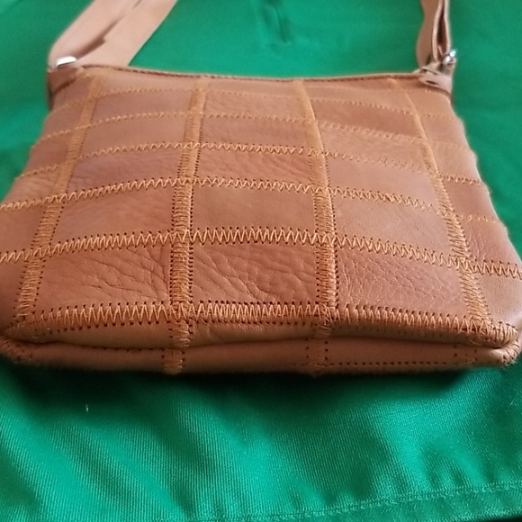 Geuine Leather🌴🌻 - Picture 3 of 8